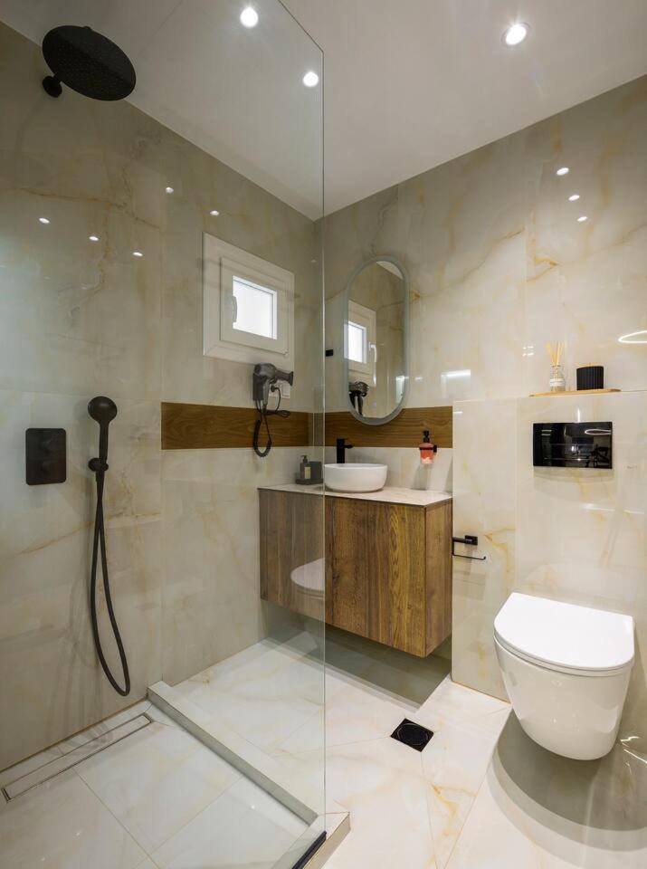Aristotelian Virtues - Elpida Apartment Thessaloniki