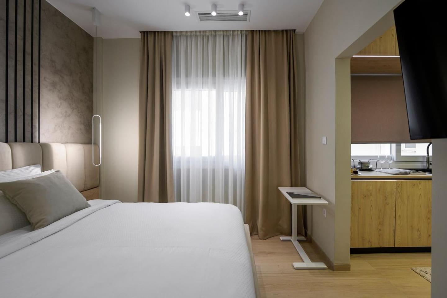 Aristotelian Virtues - Elpida Apartment Thessaloniki