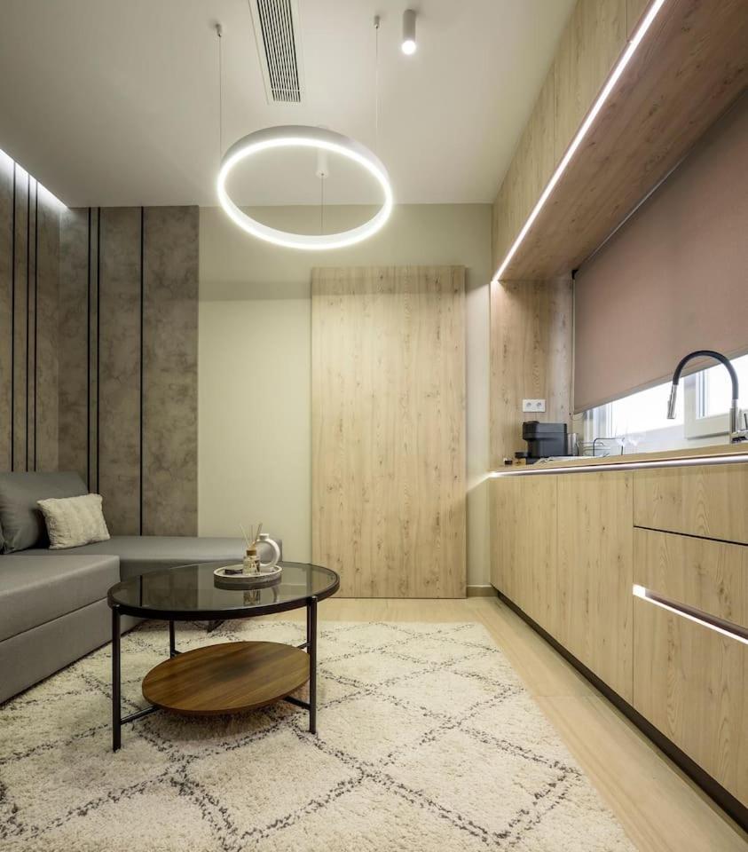 Aristotelian Virtues - Elpida Apartamento