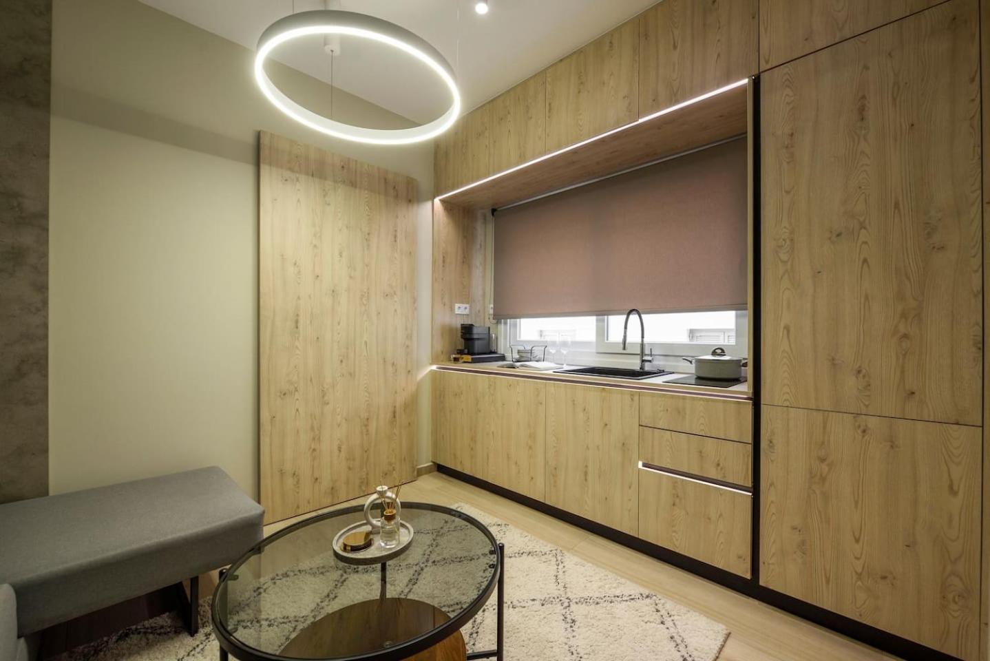 Aristotelian Virtues - Elpida Apartamento *