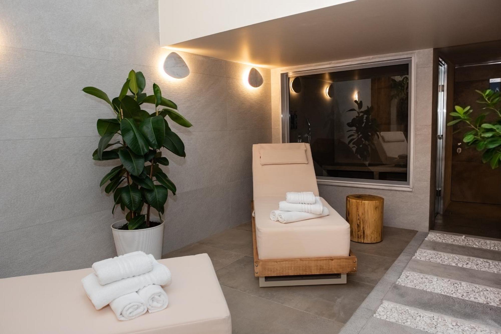 White 9 Bed & Breakfast Thessaloniki