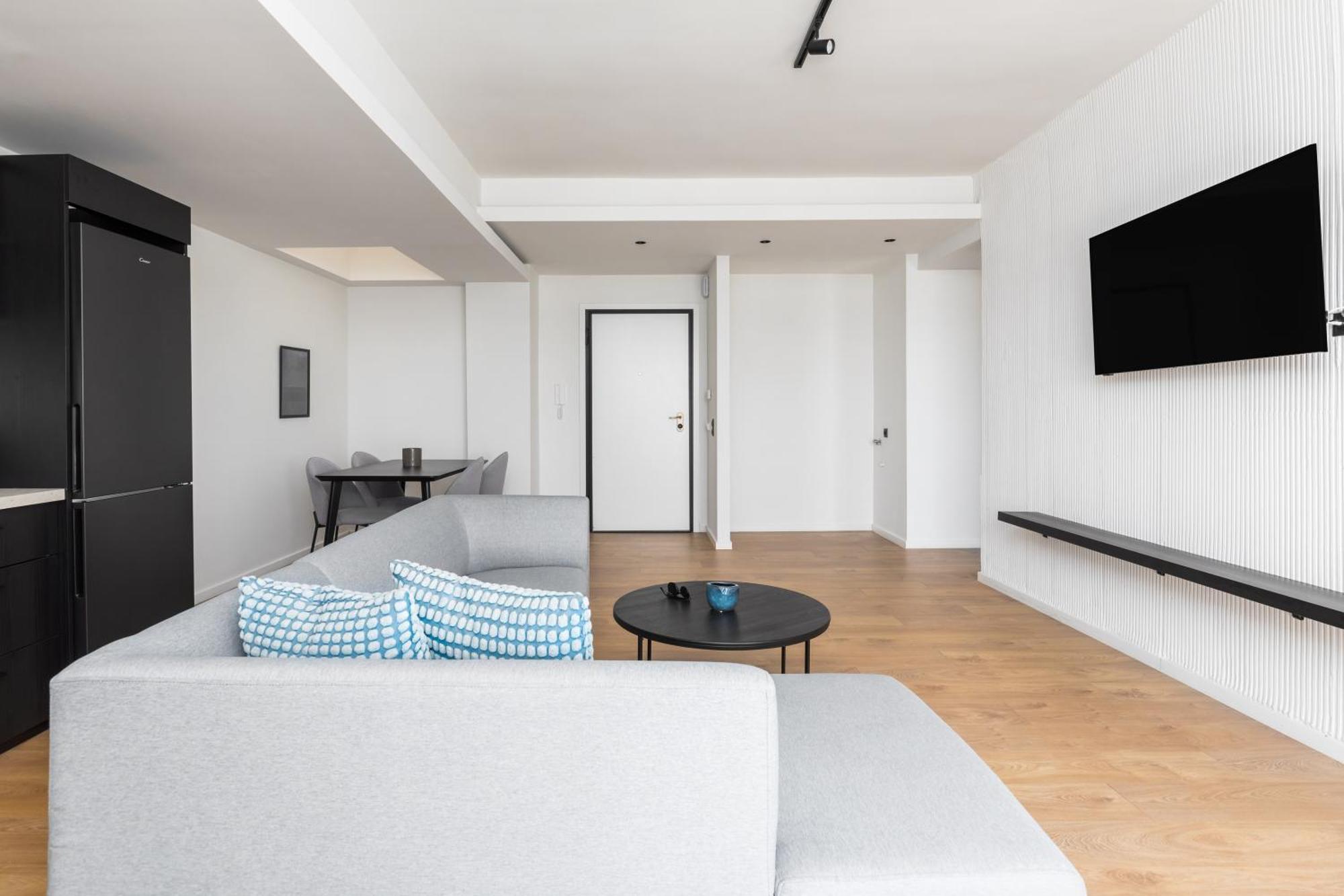 Celine By Halu!, Spacious Next To Business Hub Apartment *
