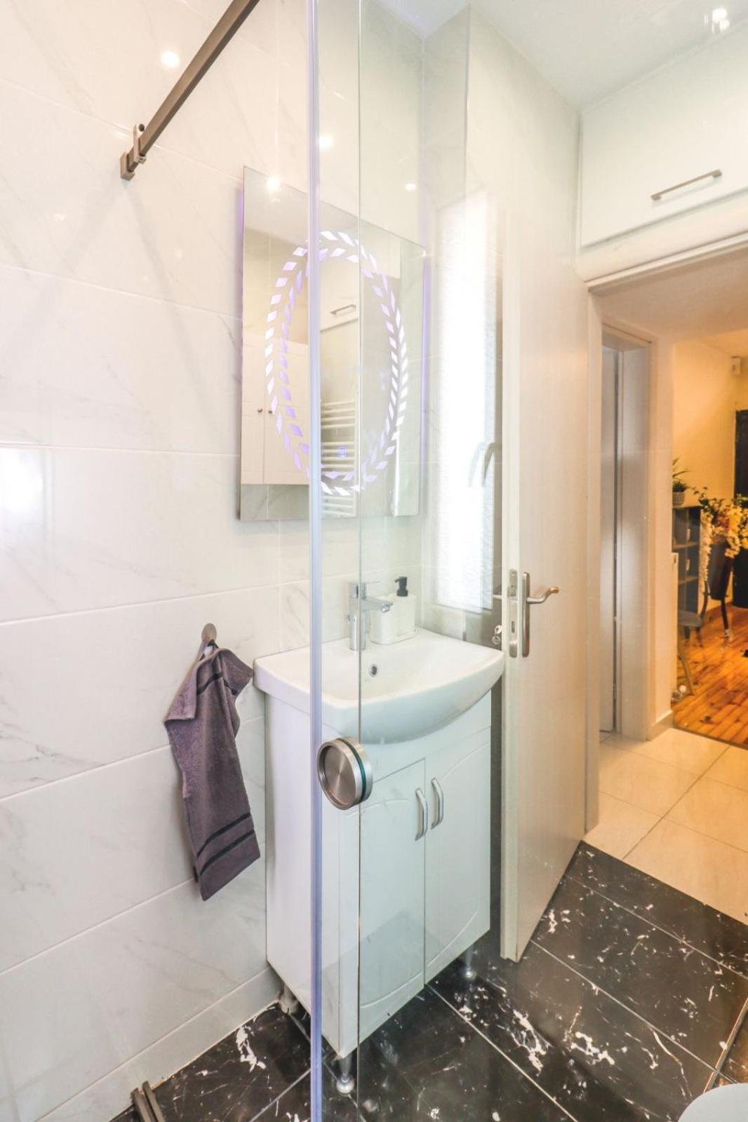 Filota Luxury - Free Public Parking Daire