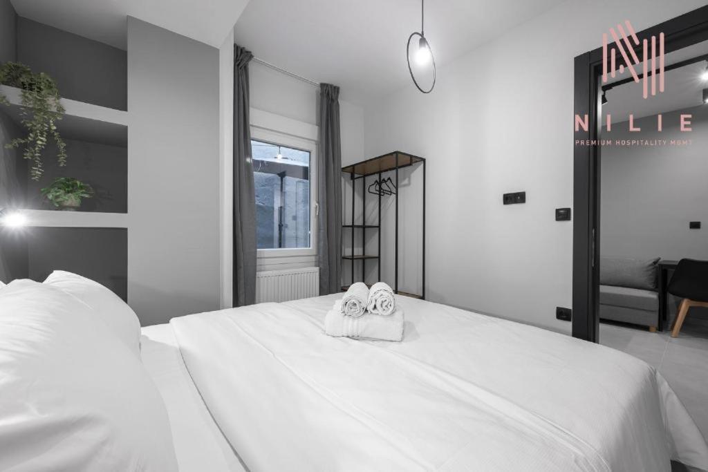 Room8, Nilie Hospitality Mgmt