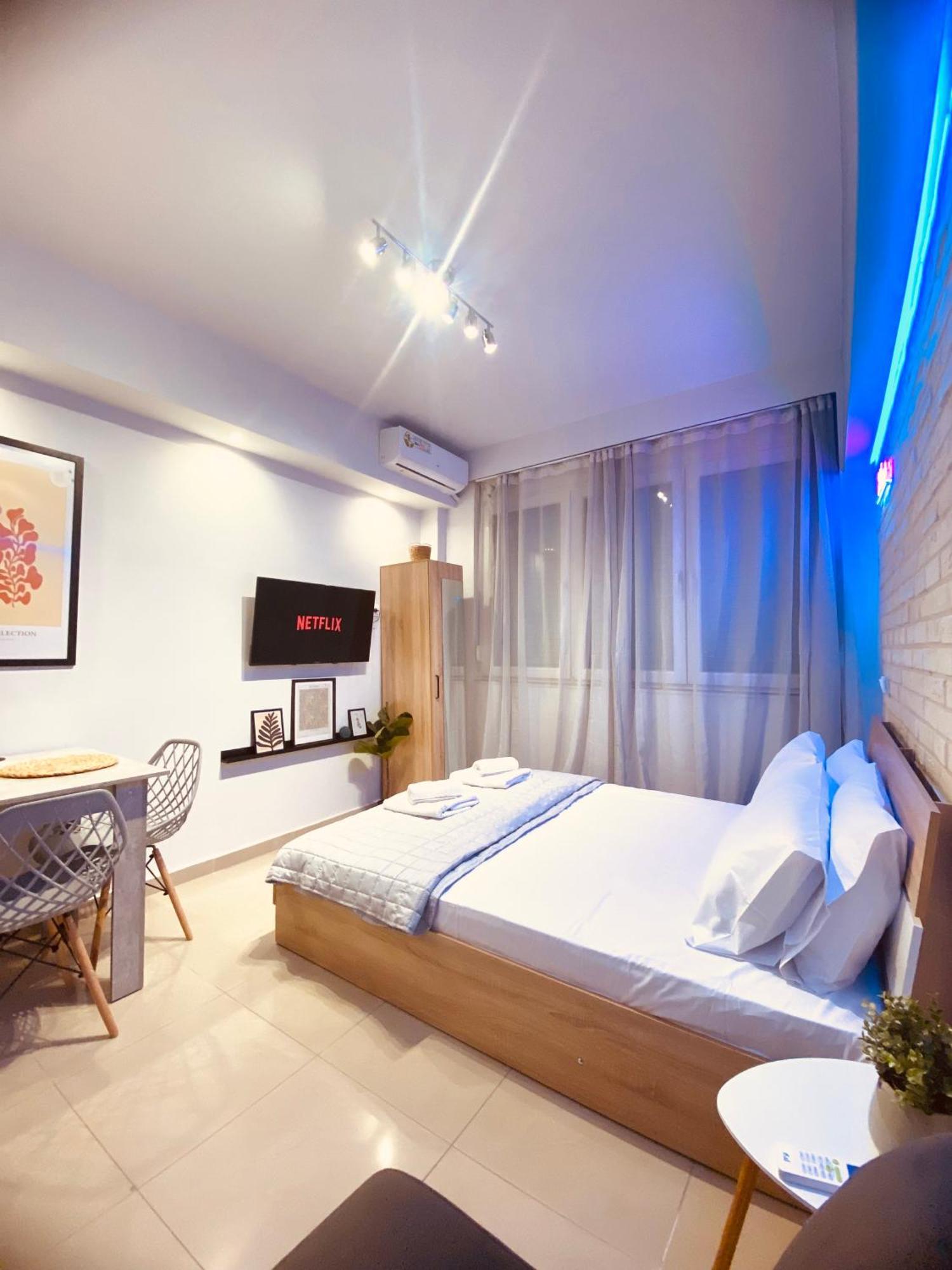 Neon Pulse - Casa Nativa *