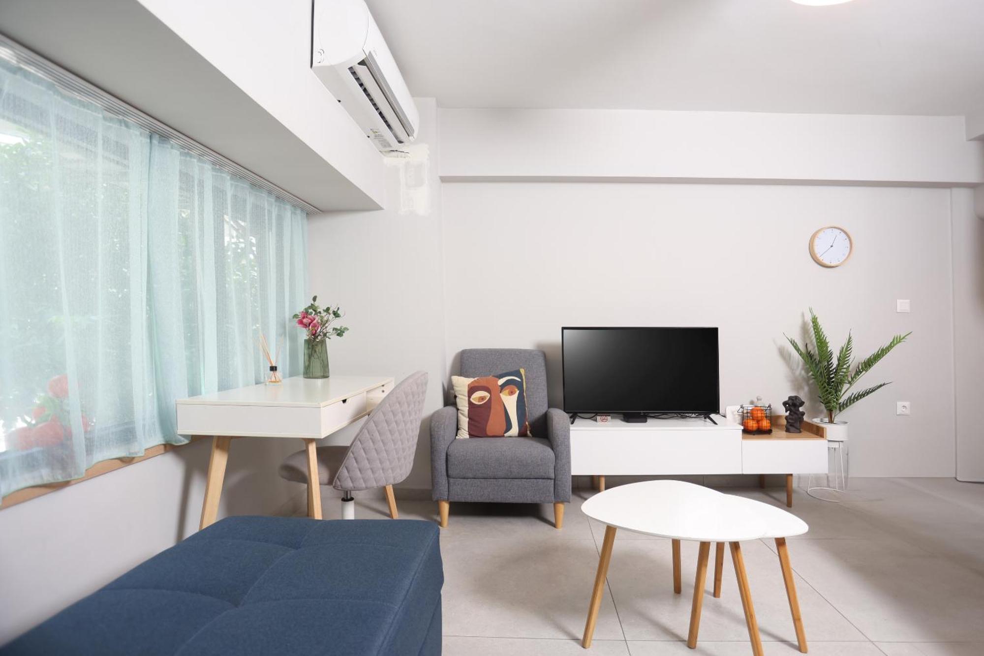 Orange Downtown Apartment *