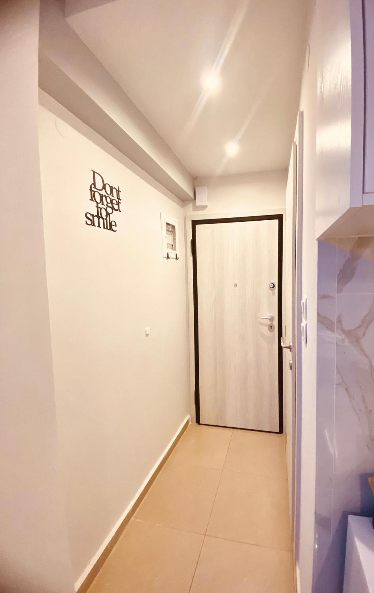 Apartment Neon Pulse - Casa Nativa Thessaloniki