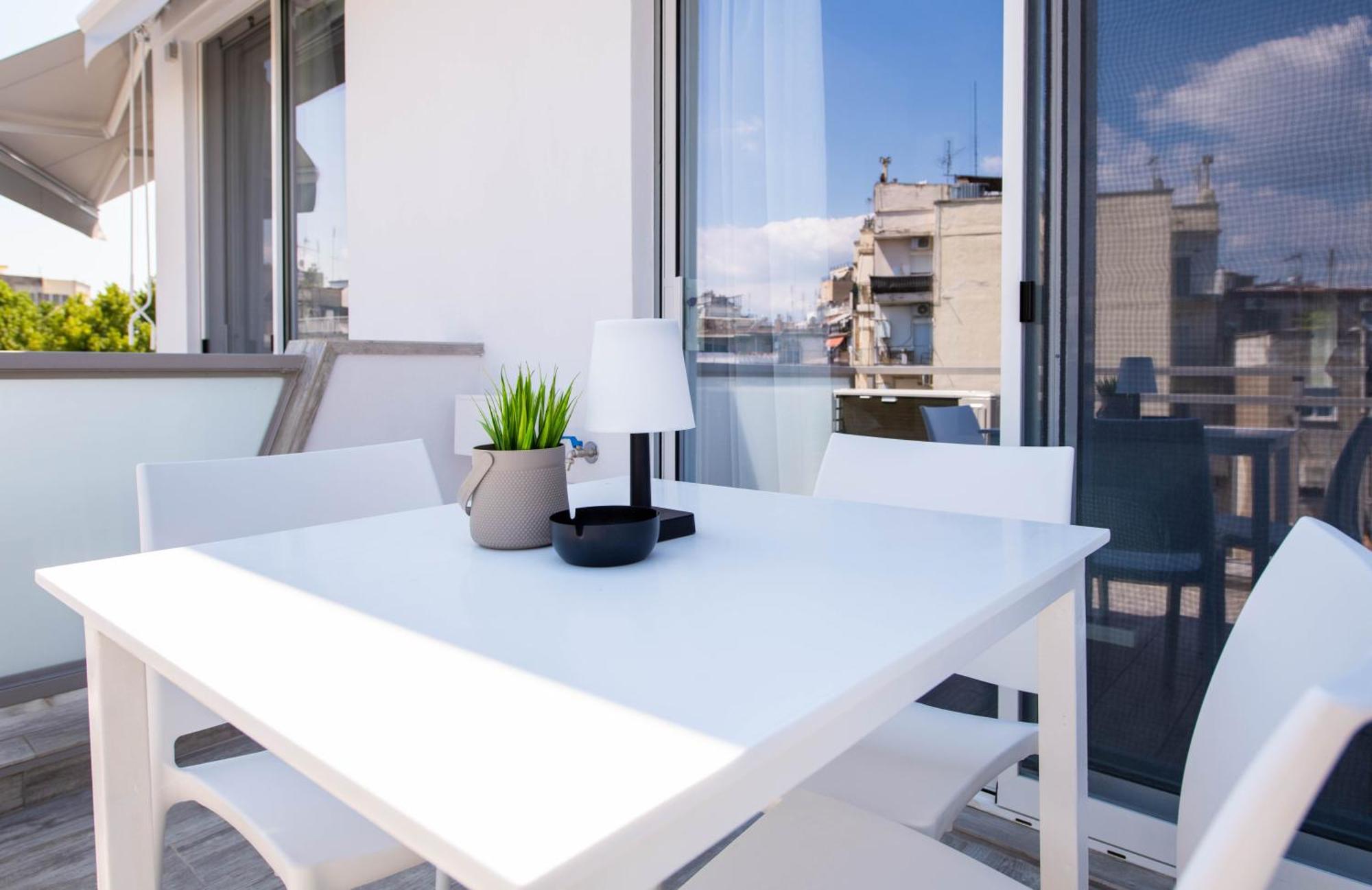 Skia Luxury Living Above The Walls *