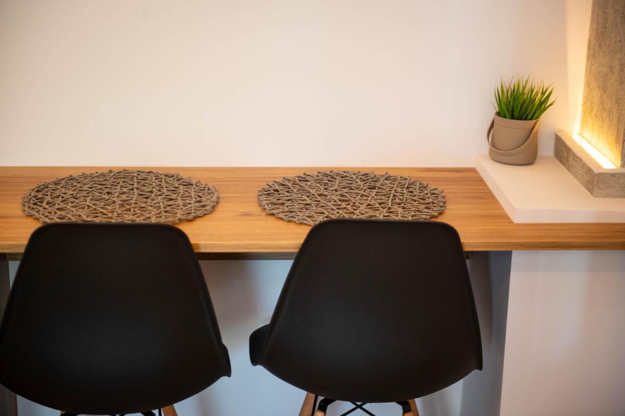 Skia Luxury Living Above The Walls Apartamento