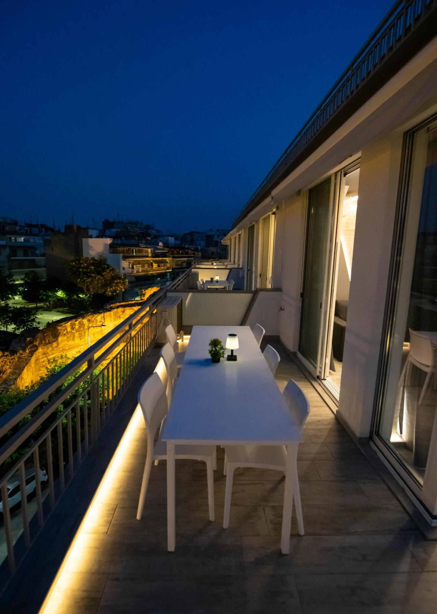 Skia Luxury Living Above The Walls * Tessalónica