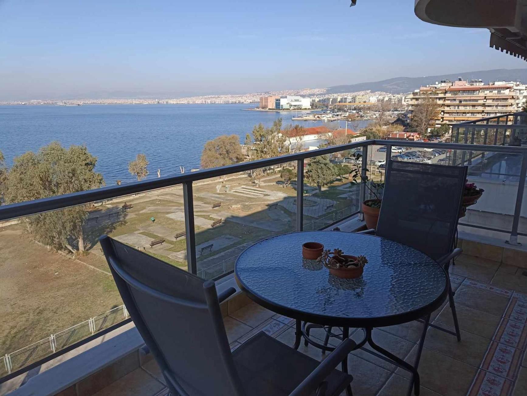 Seafront Family & Free Parking, The Cruiseflat Apartment