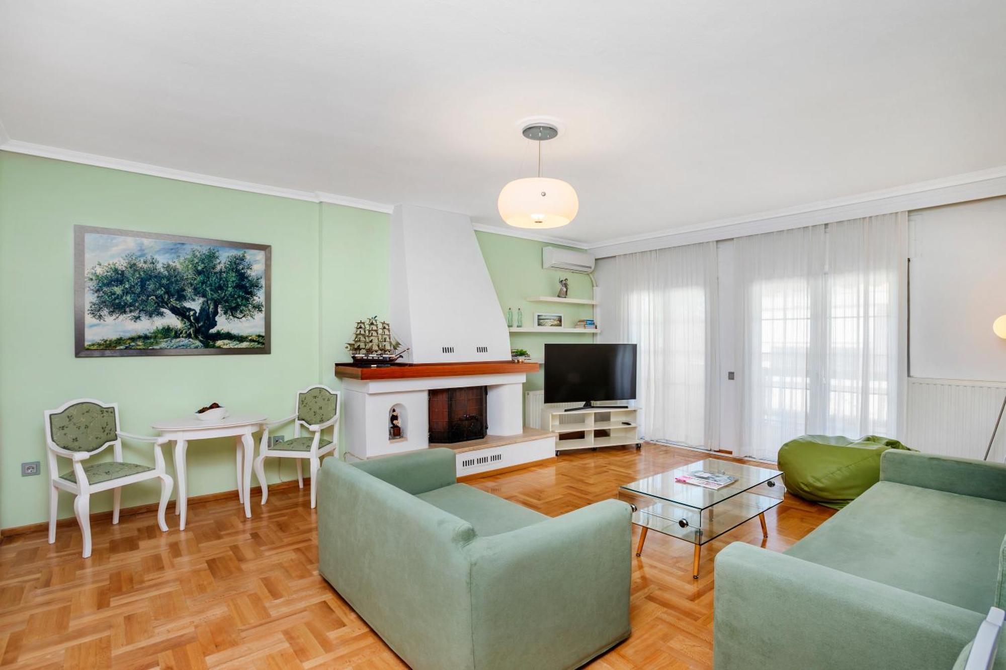 Cozy Penthouse * Thessaloniki