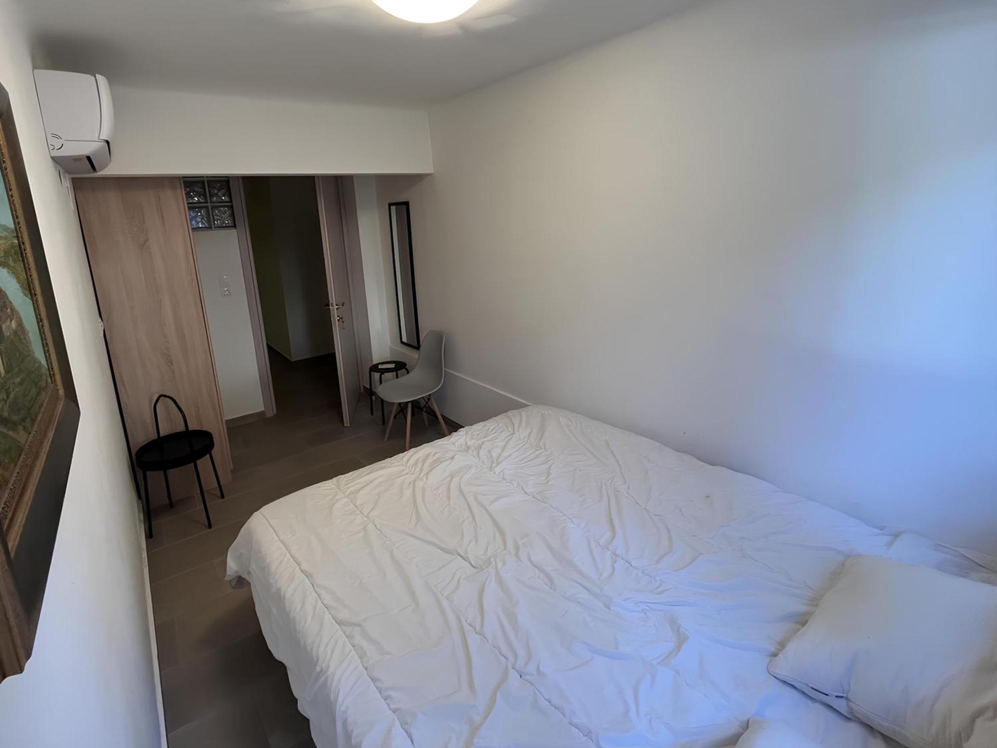 Spacious 4 Bedroom By Agios Dimitrios * Thessaloniki