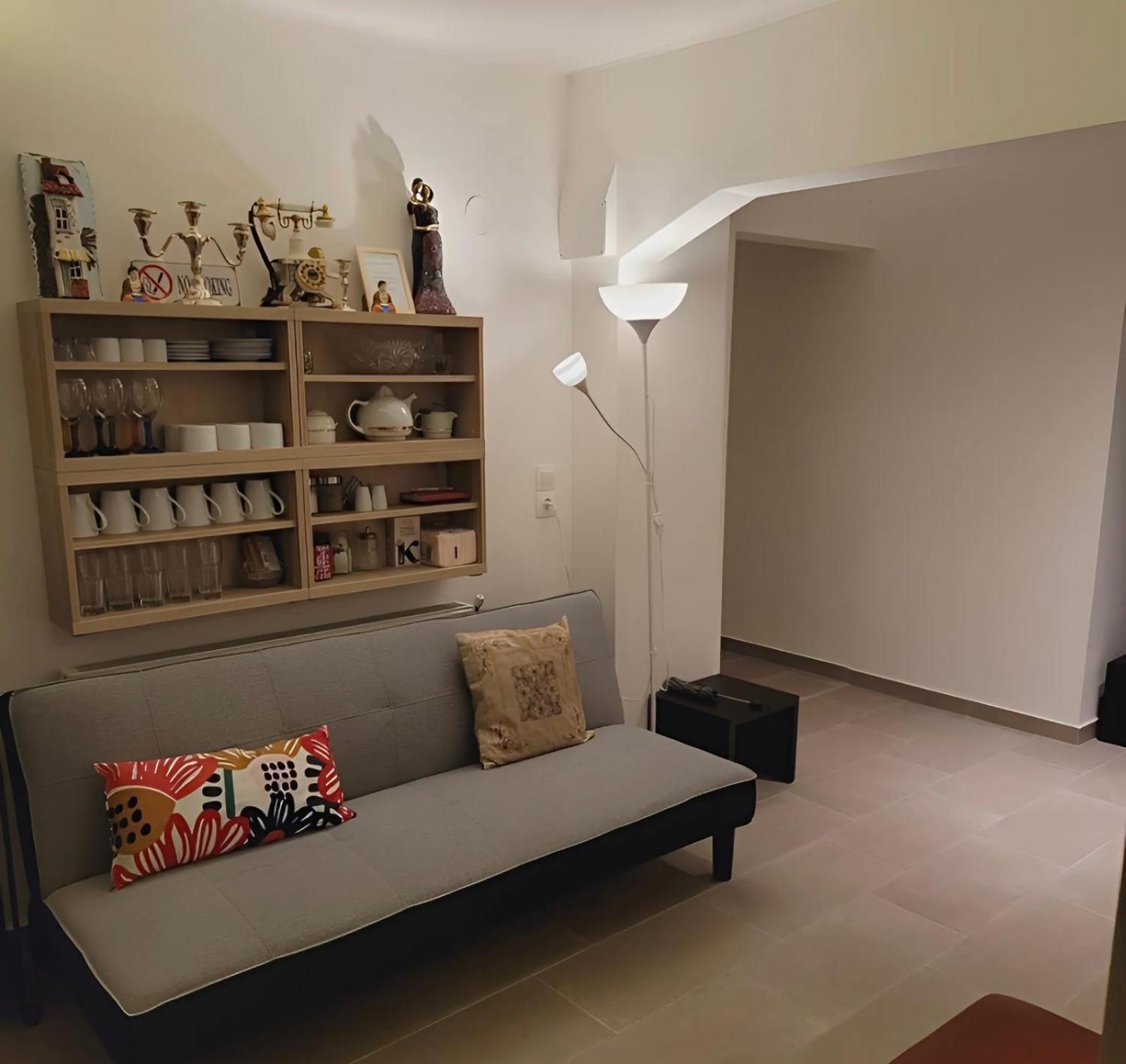 Spacious 4 Bedroom By Agios Dimitrios Apartment Thessaloniki