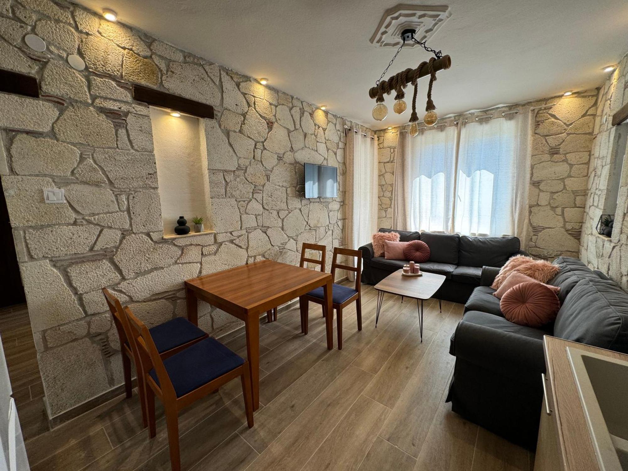 Apartment Stone 3