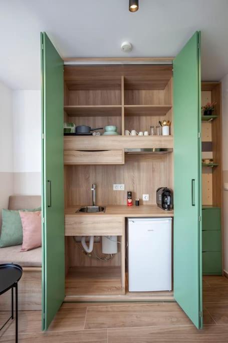 Nest 4 At Center 2p Apartment