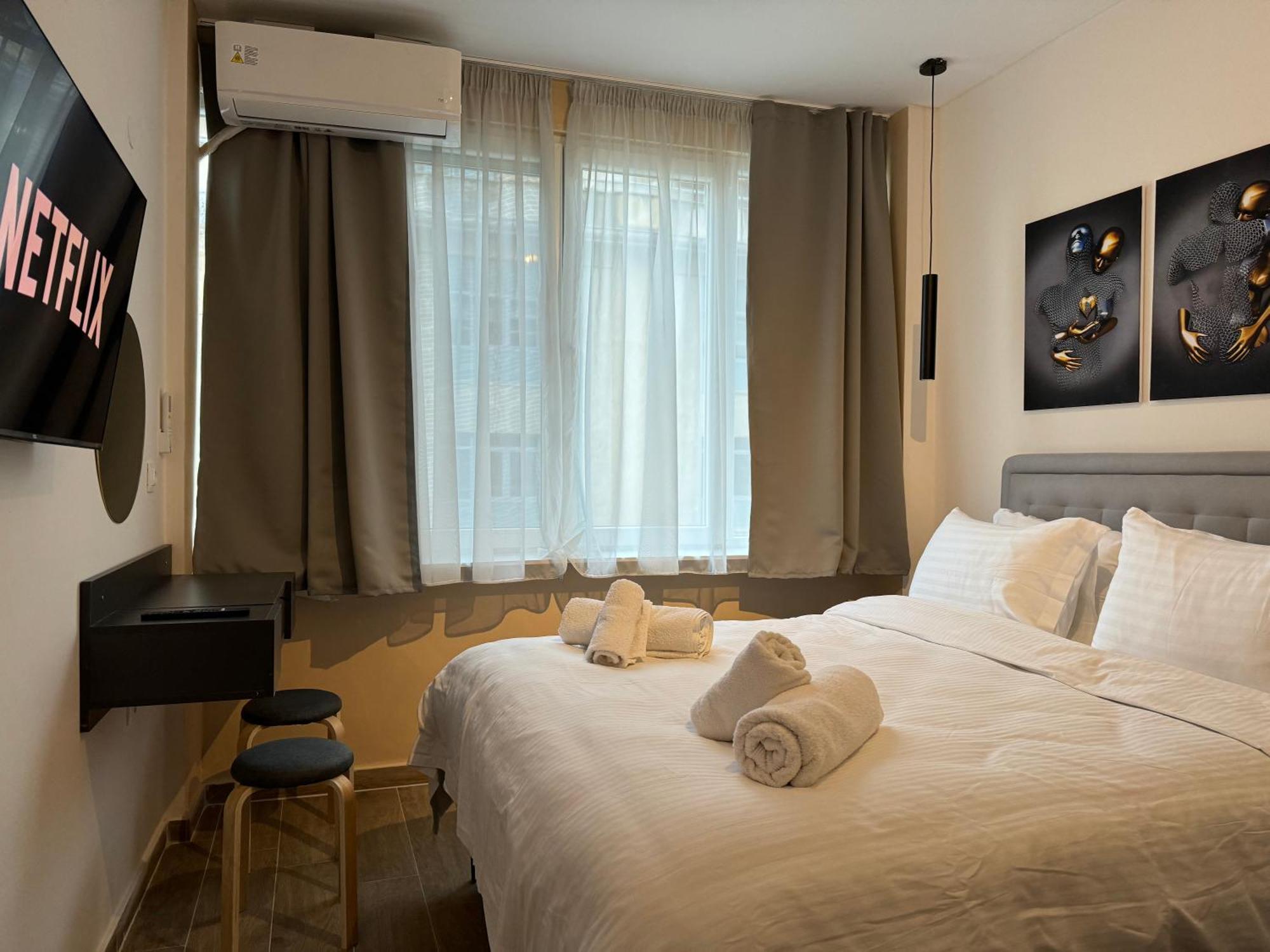 Private Mini Suite-netflix *