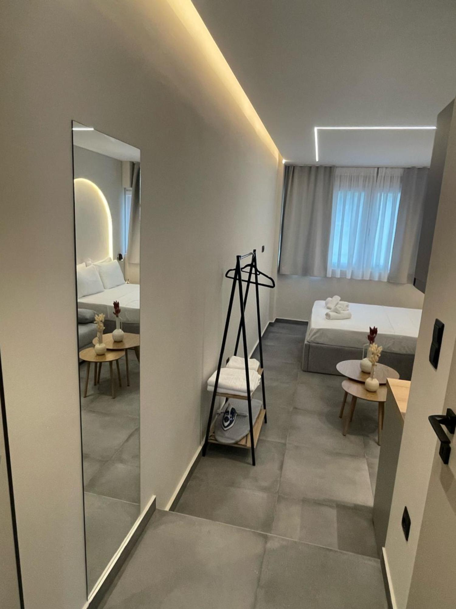 Ladadika Urban Apartment *
