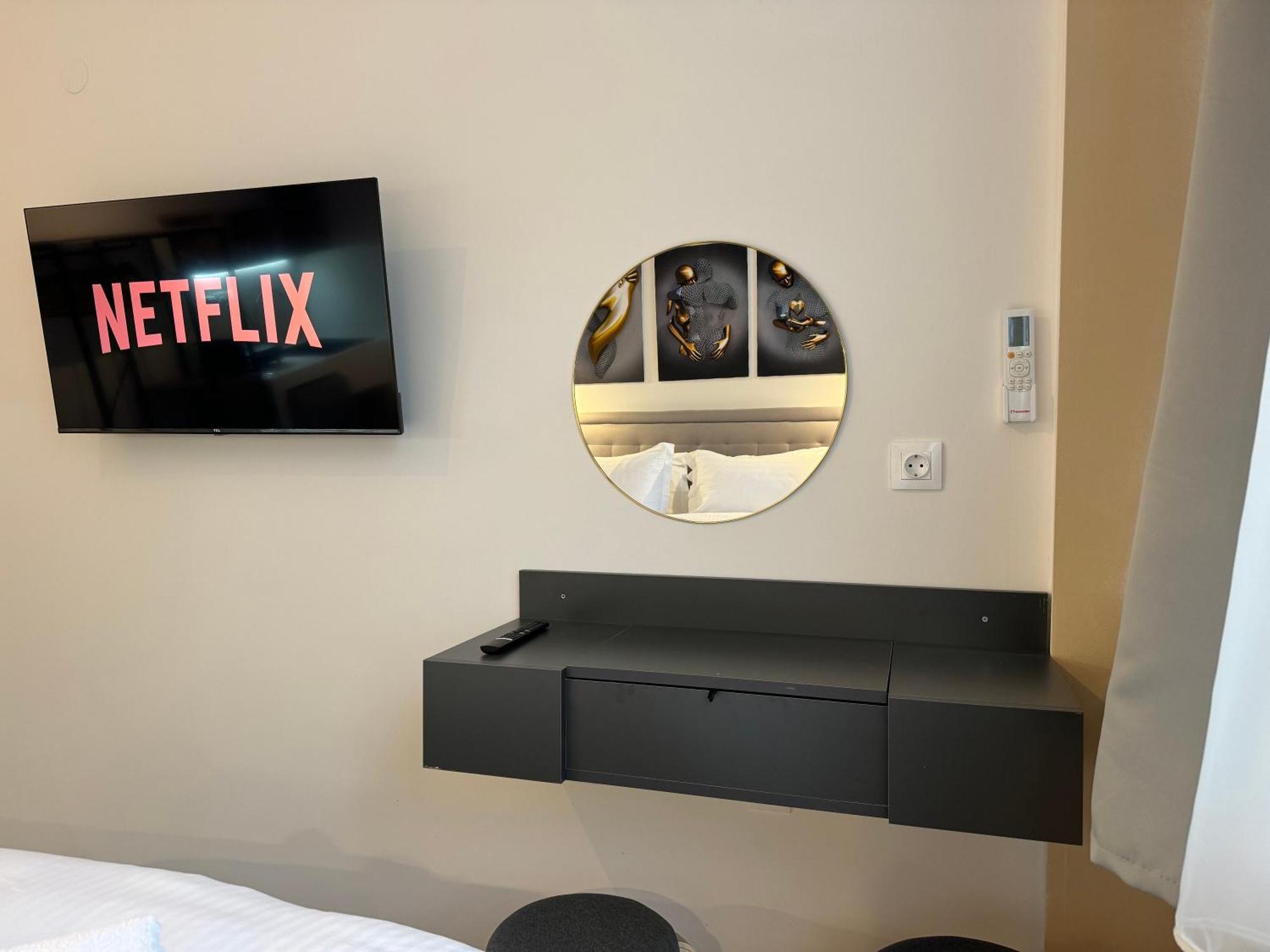 Private Mini Suite-netflix