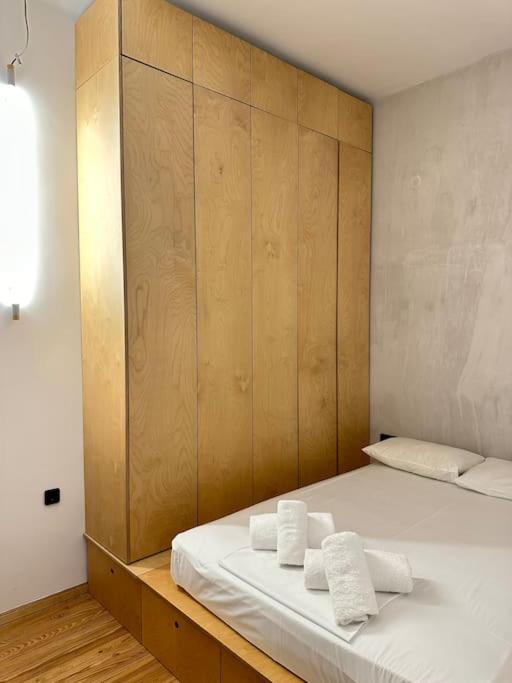 Apartment Yvonne Center By Thesbnb