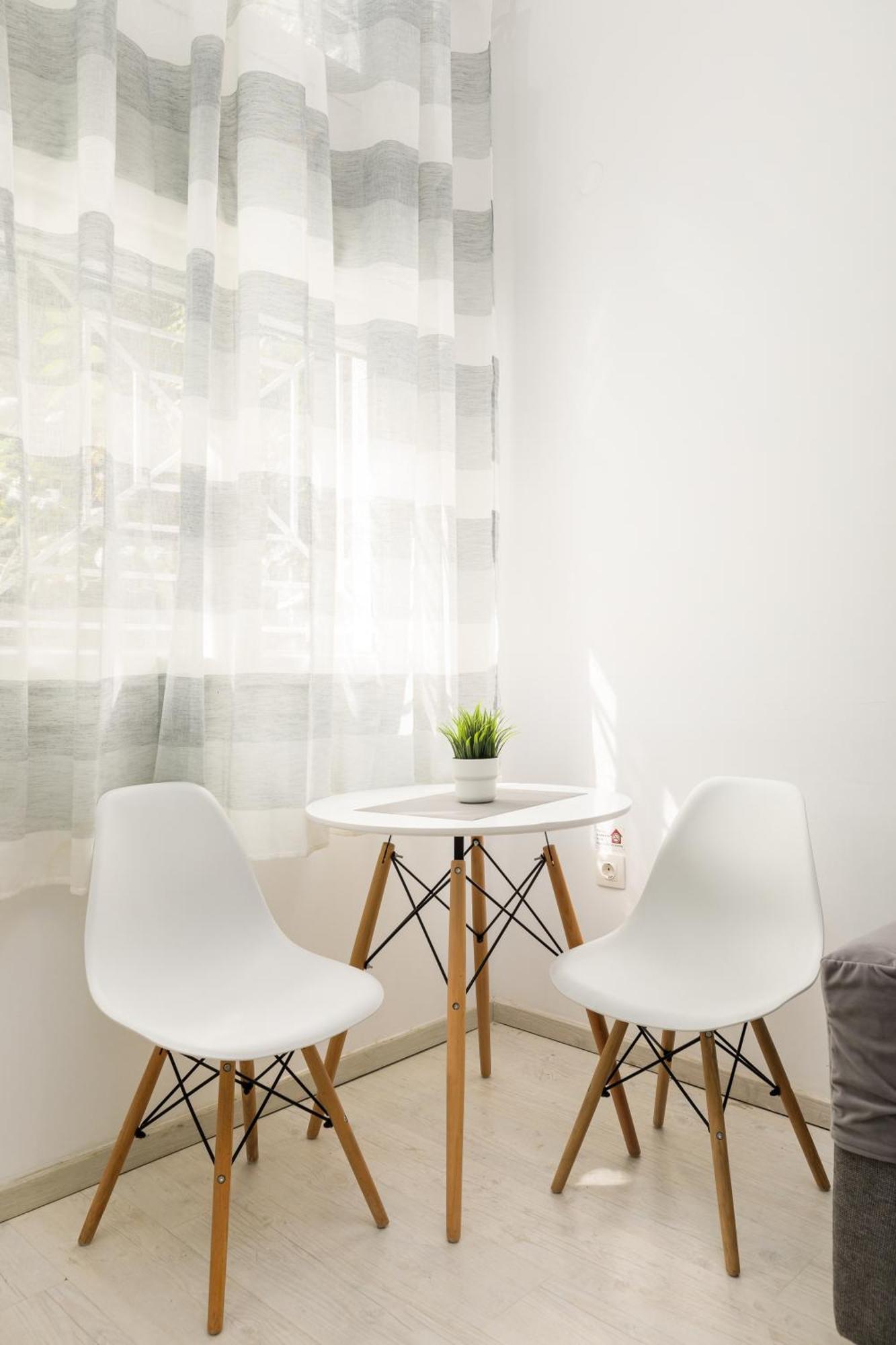 Stylish Loft In Center 1 *
