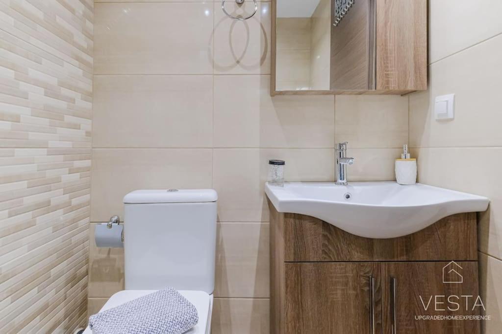 Comfort Loft, 1' Walk To Ippokratio Hospital Apartment Thessaloniki