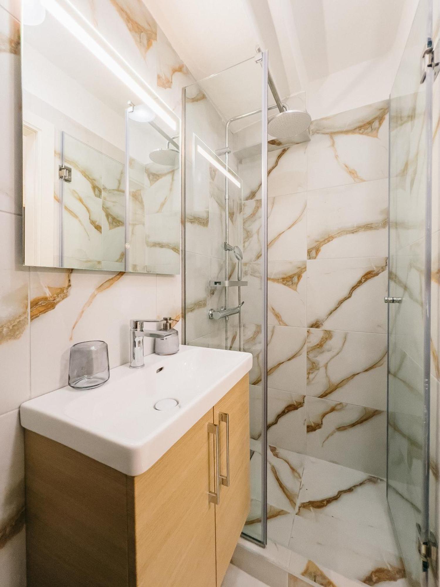 Homevision - Downtown Lamda Apartment *