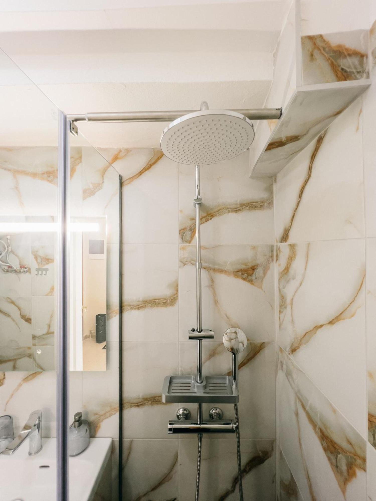 Homevision - Downtown Lamda Apartment *