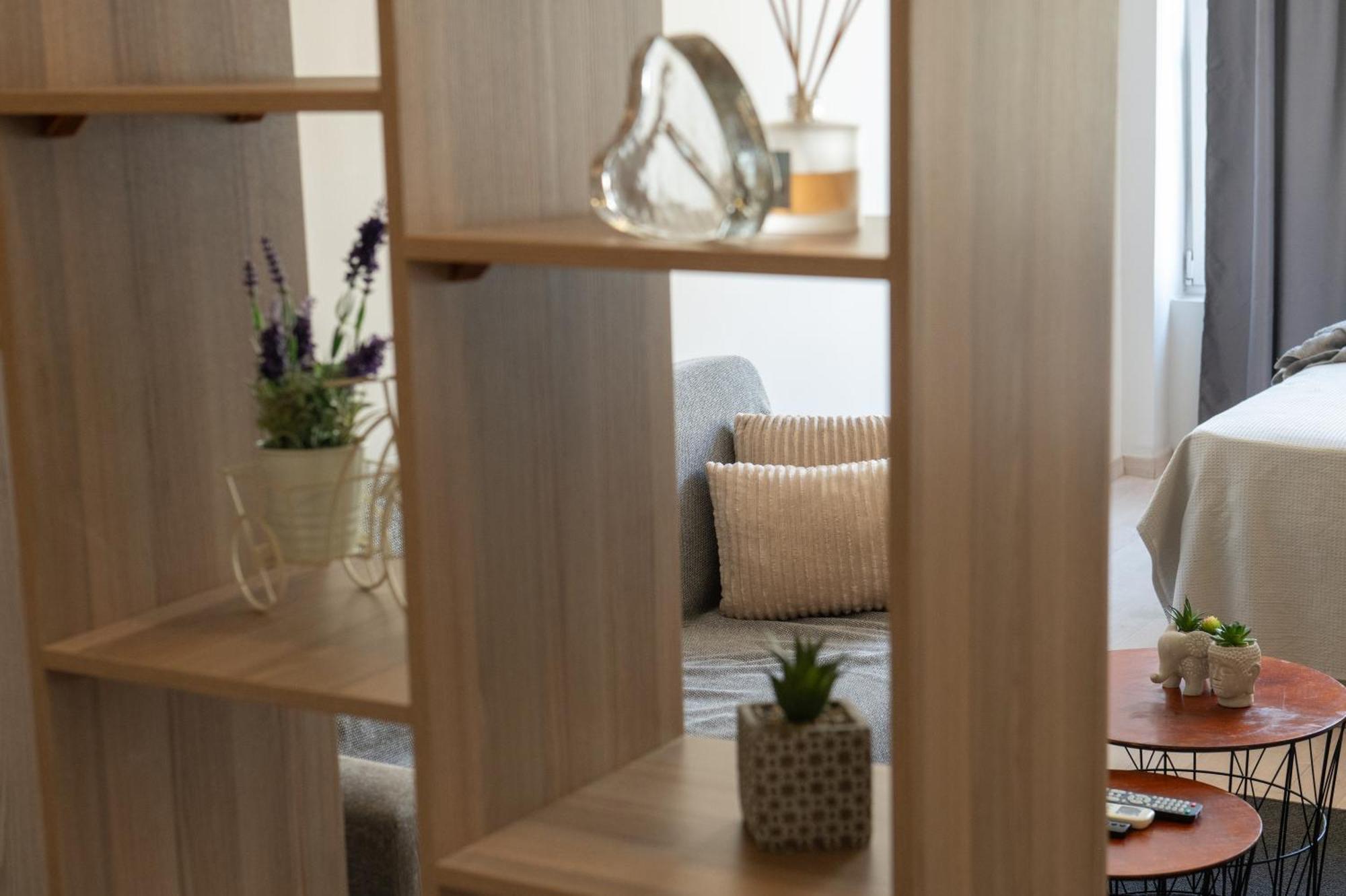 Thess Puzzle Apartment *