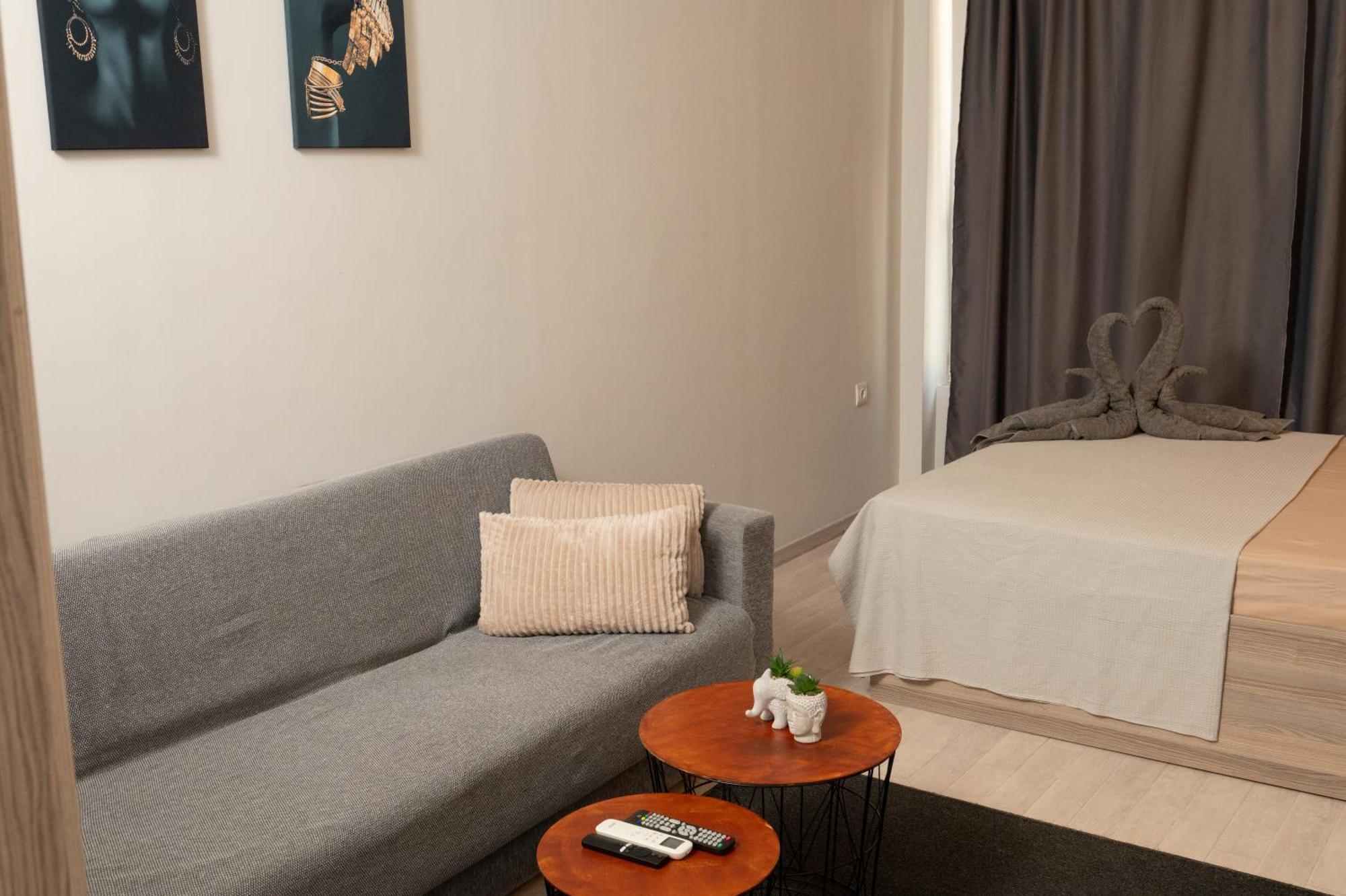 Thess Puzzle Apartment *