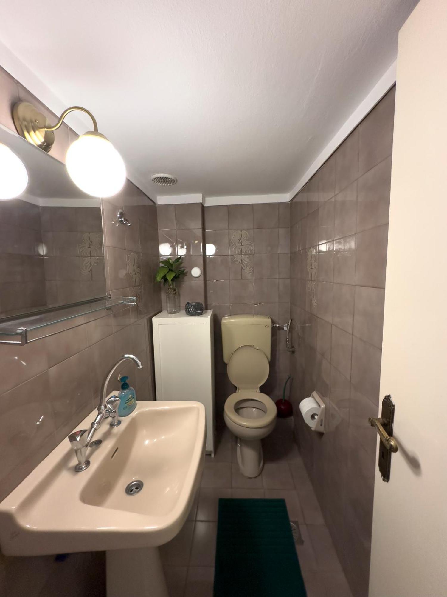 Apartment Spacious Artistic Flat With Private Parking *