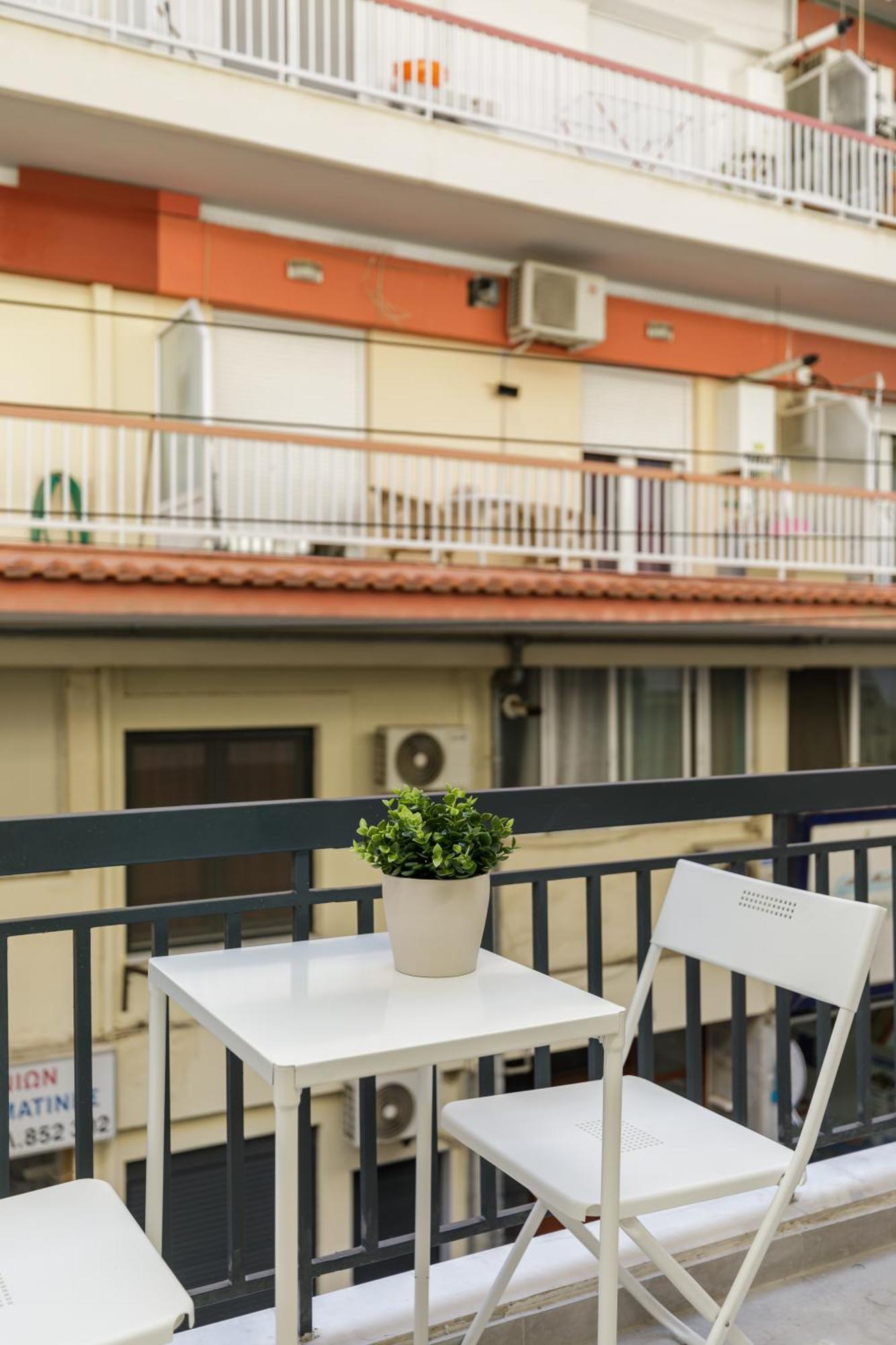 Boat House - Near Papafi Metro Station Thessaloniki