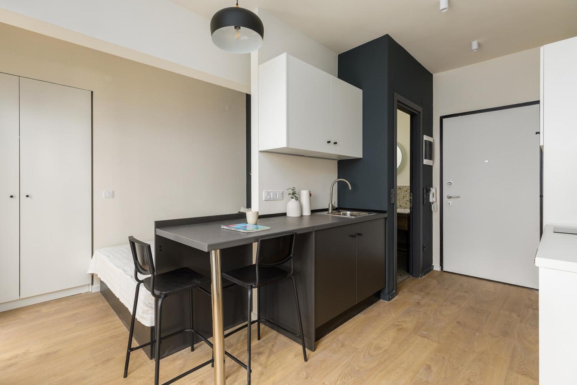 Boat House - Near Papafi Metro Station Apartment *