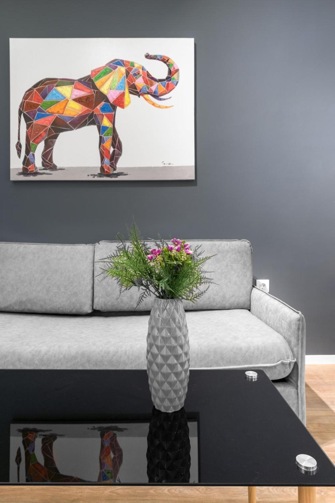 Apartment Denizen Boutique Apartments, Nilie Hospitality Mgmt *