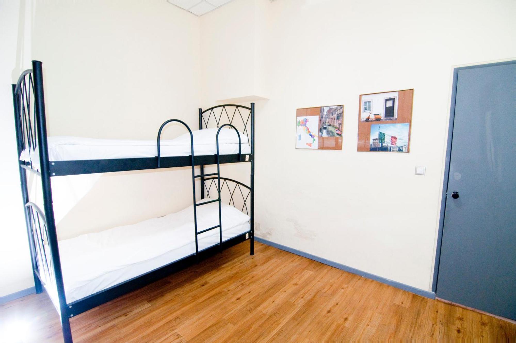 Rentrooms Guest house