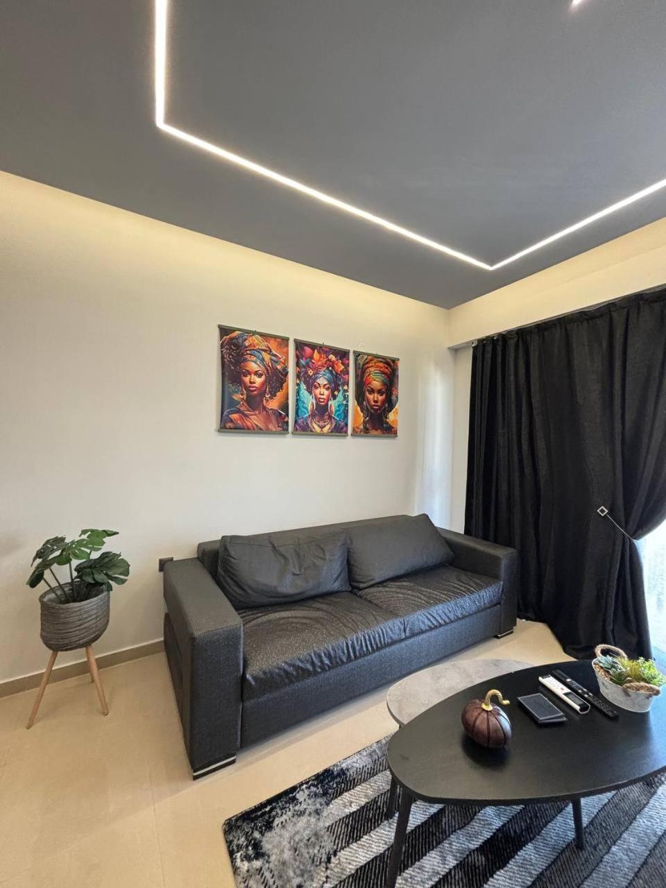 Purpe Orchid - Modern Apartment Thessaloniki