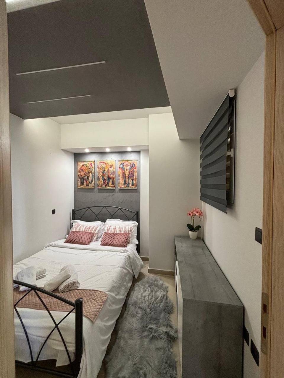 Apartment Purpe Orchid - Modern *