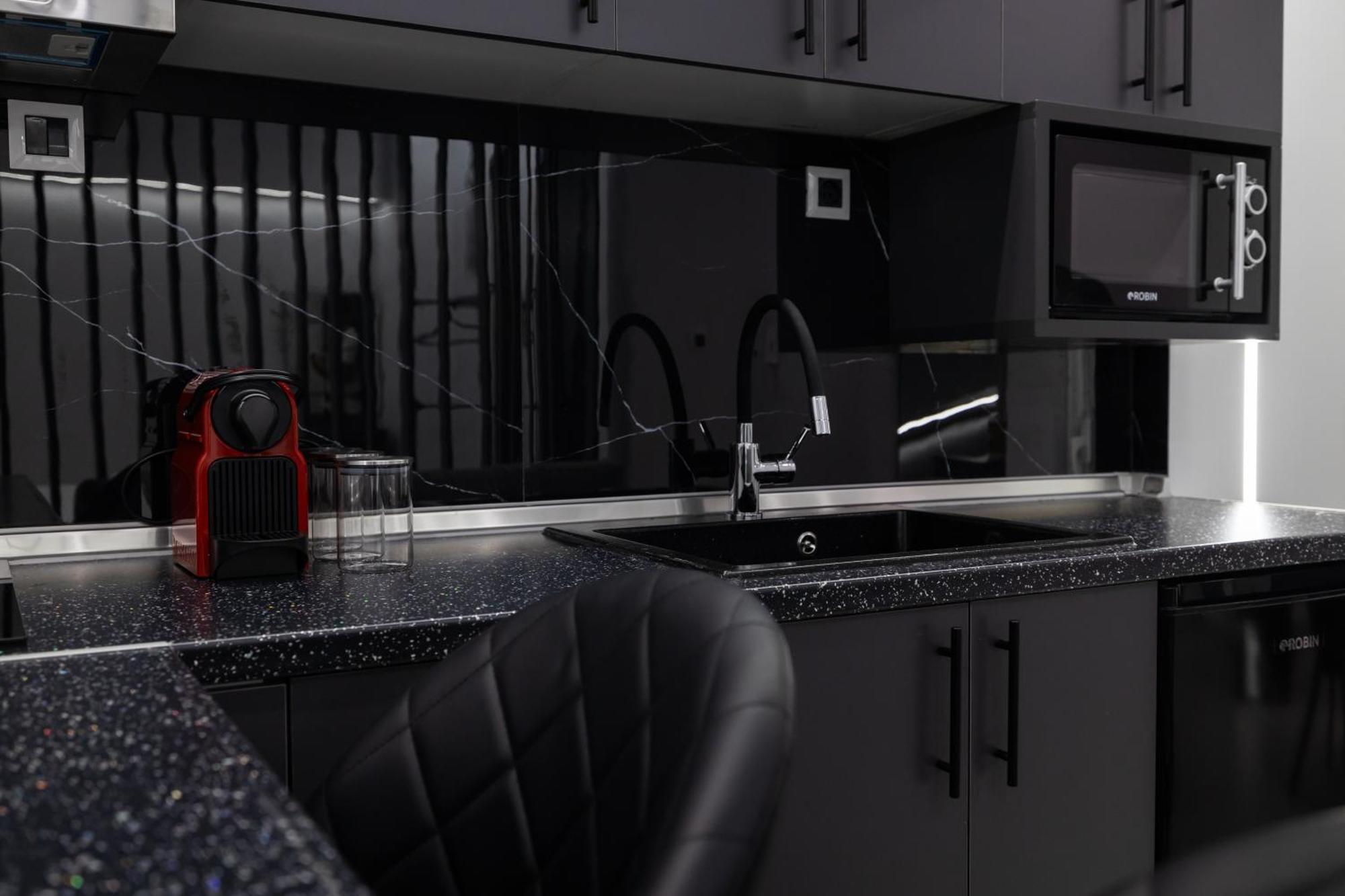 Kamara Urban Retreat By #db Premium Apartment
