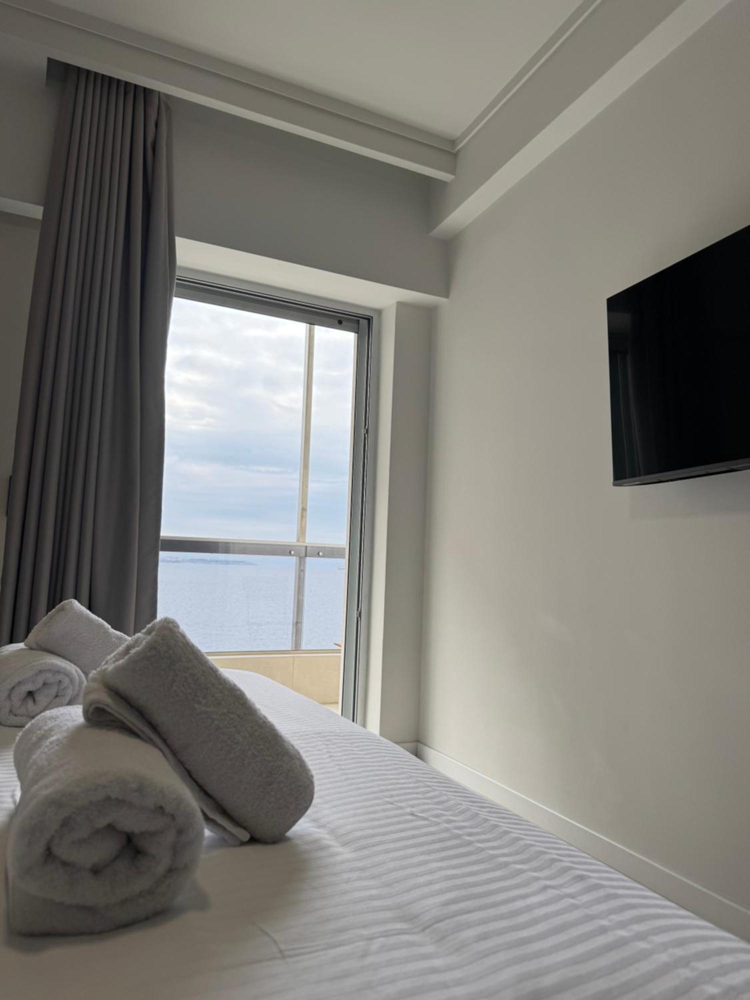 Luxury Sea View Retreat Căn hộ