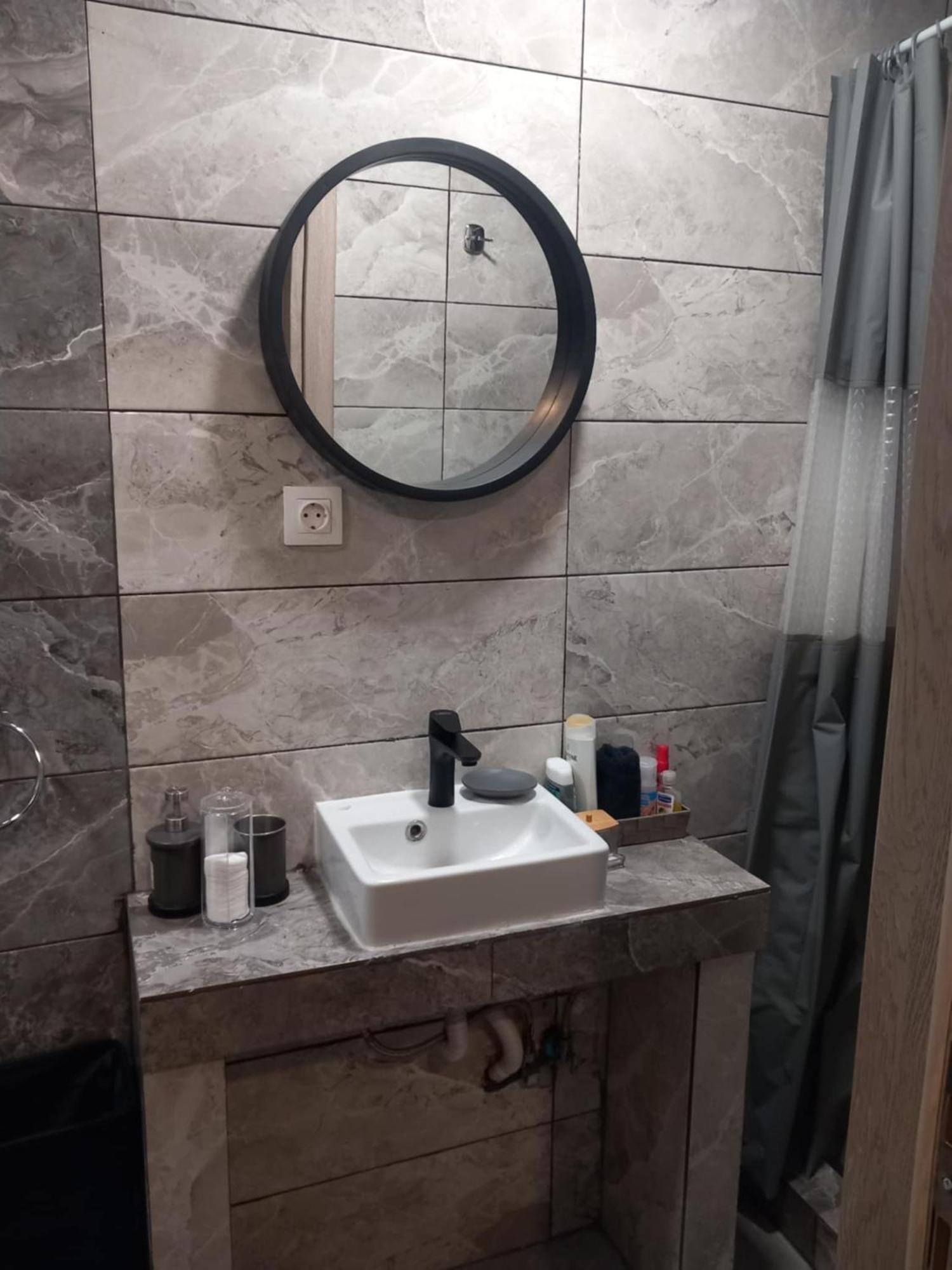 Apartment Closer 