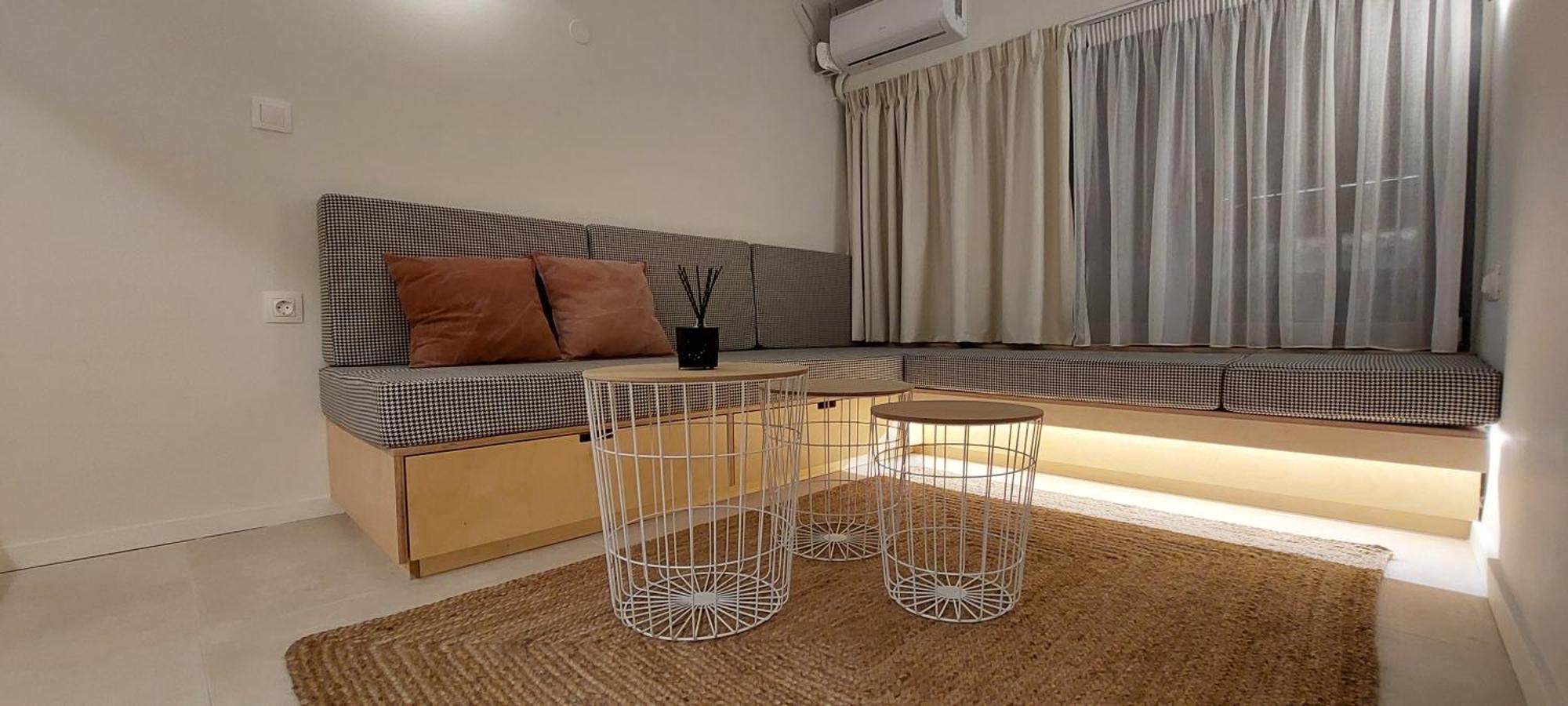 Urban Hide Apartment *