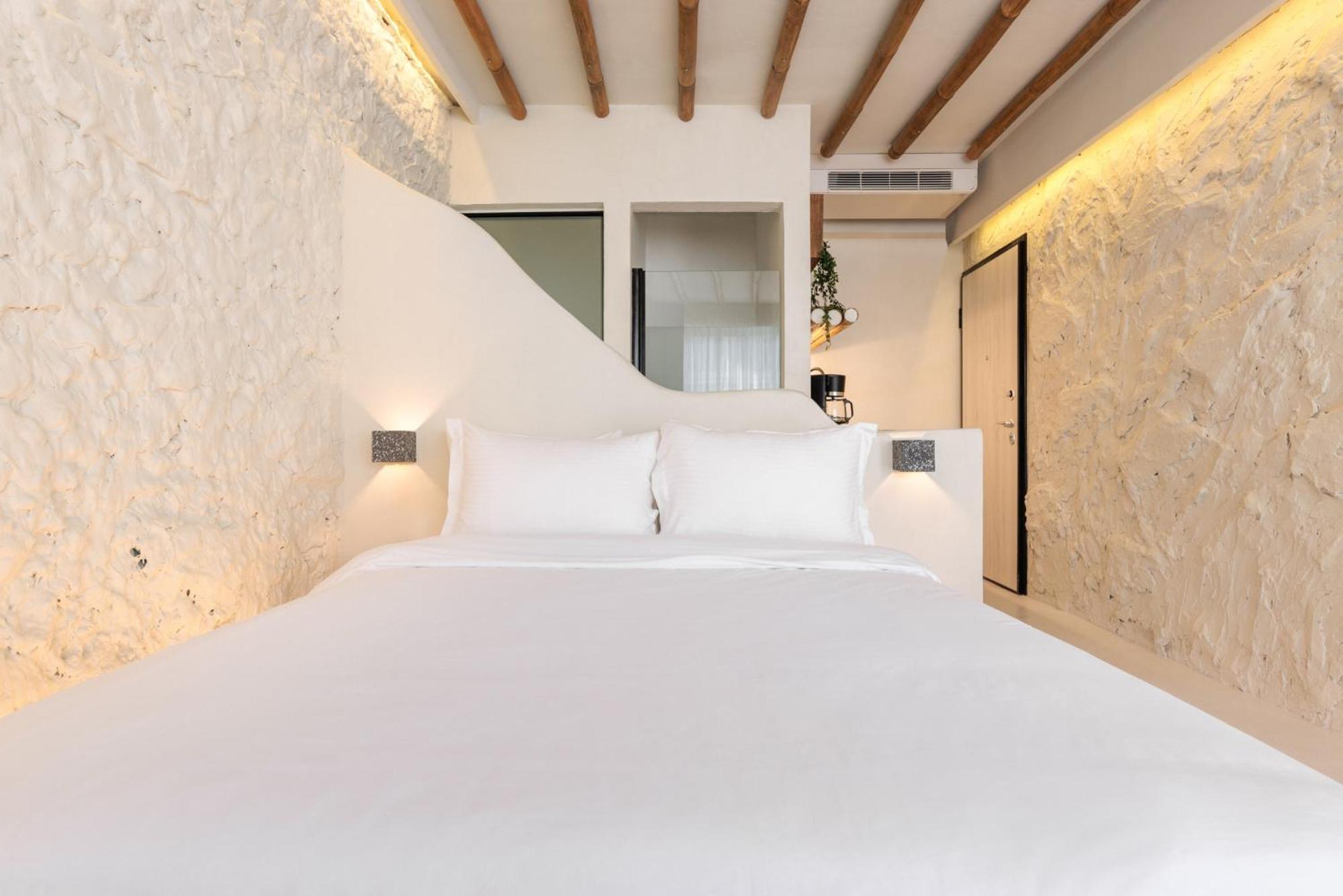 Unique Room-jacuzzi And Balcony