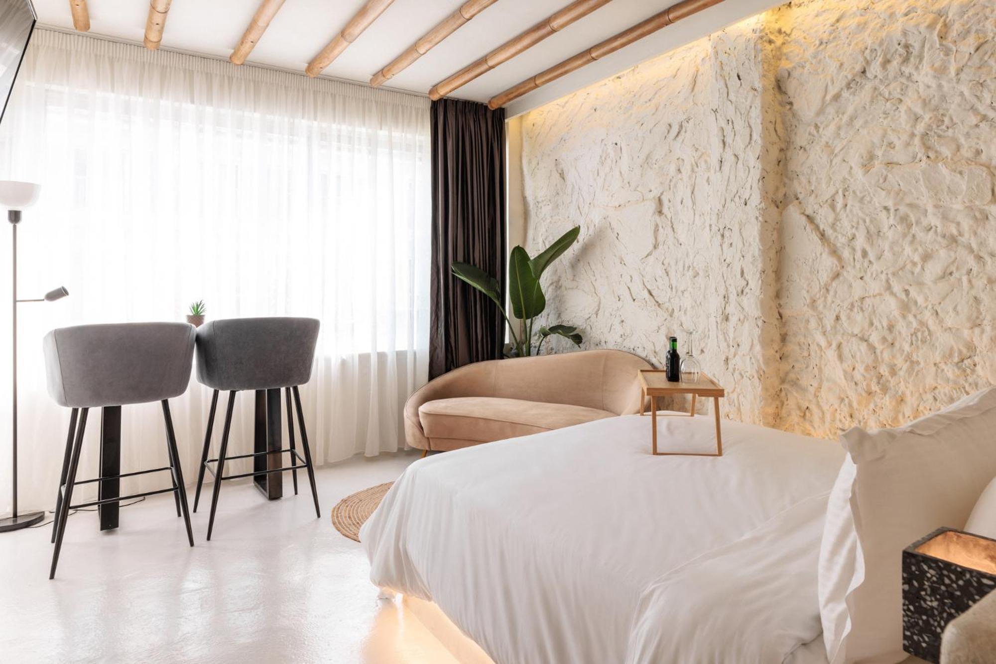 Unique Room-jacuzzi And Balcony *