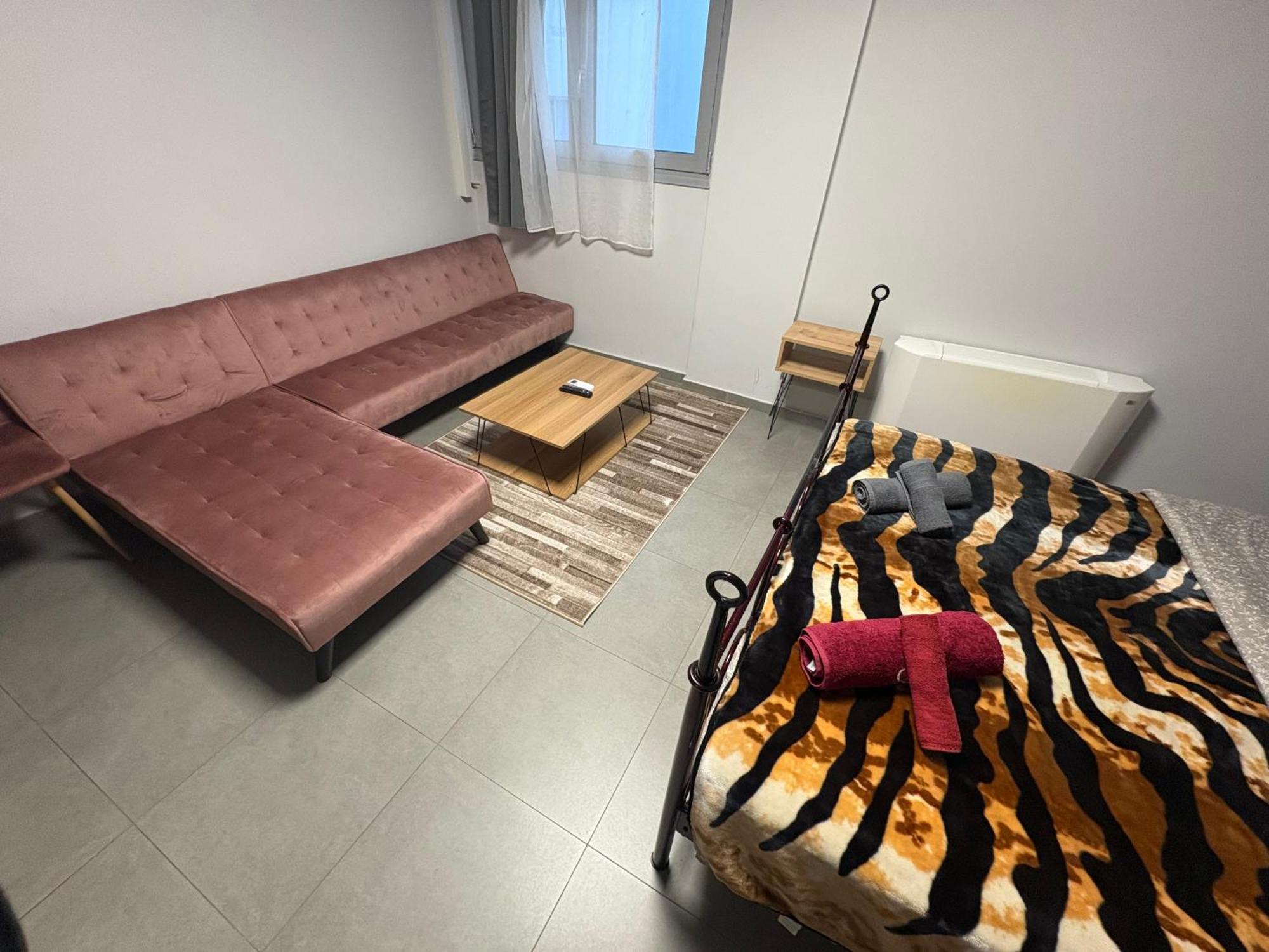 Jordans 13 Apartment *