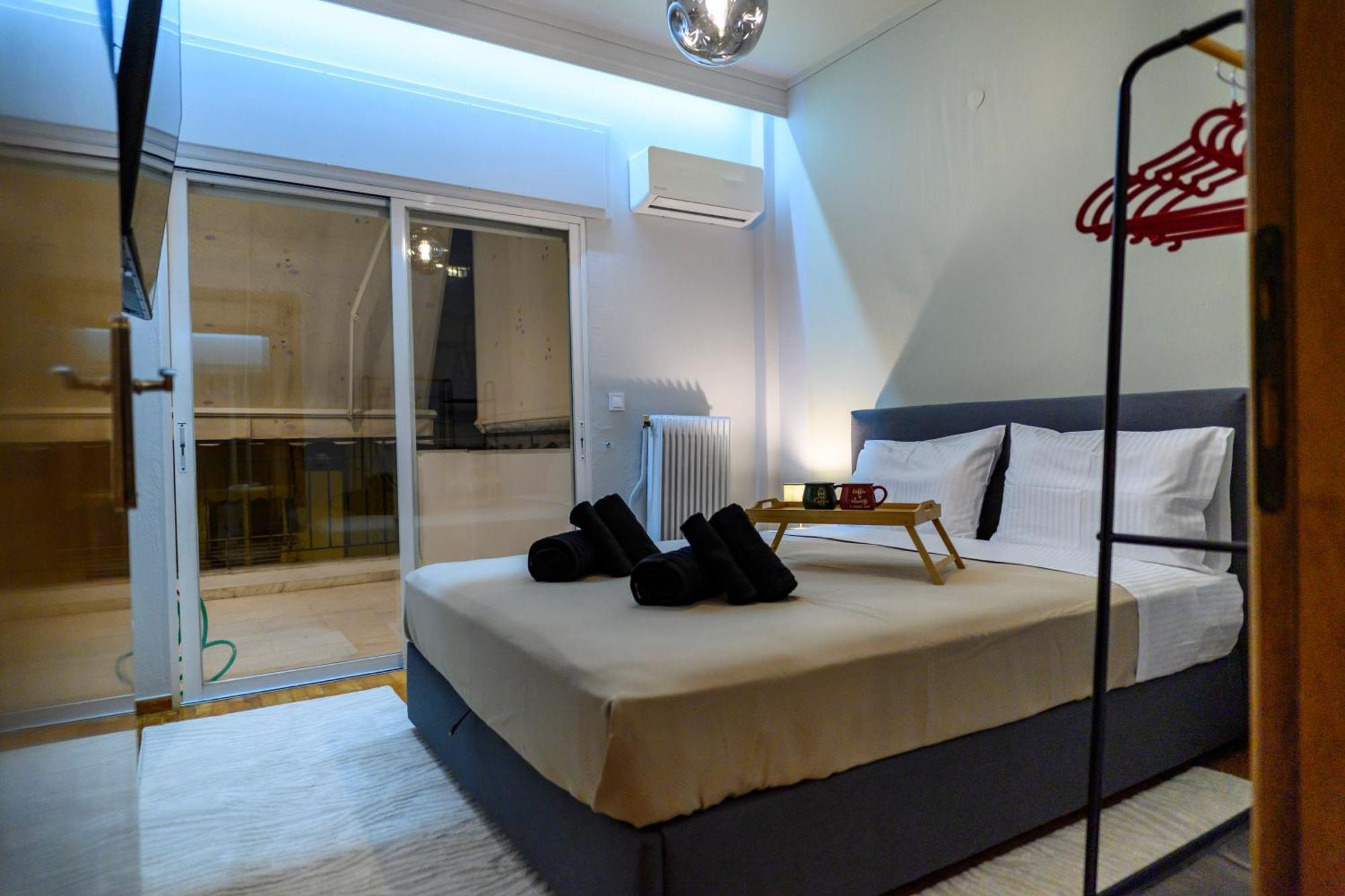 Serenity And 2 Bedroom Luxury In Kalamaria *