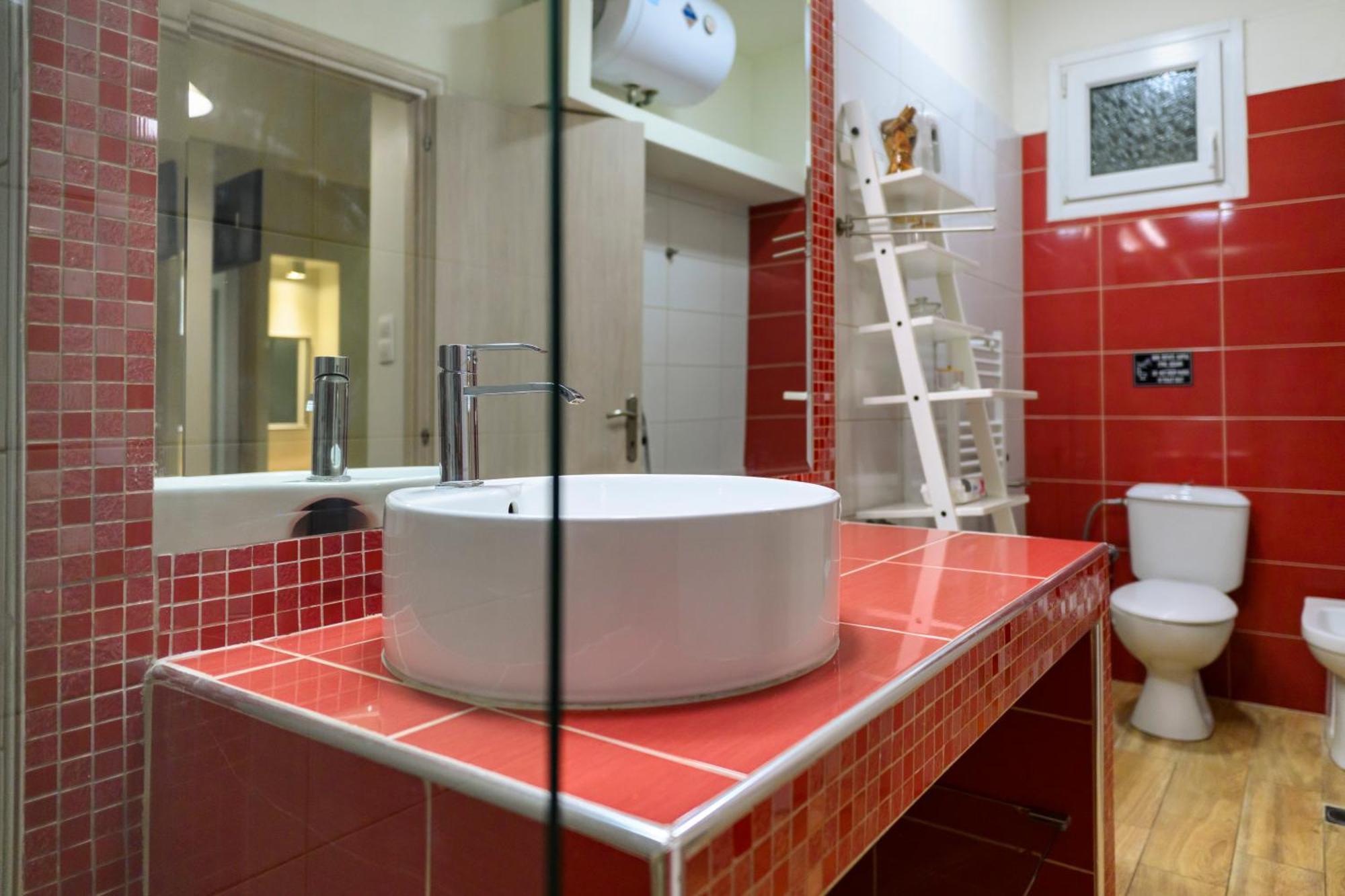 Cosy And Deluxe White Tower 1 Bedroom Flat Apartment *