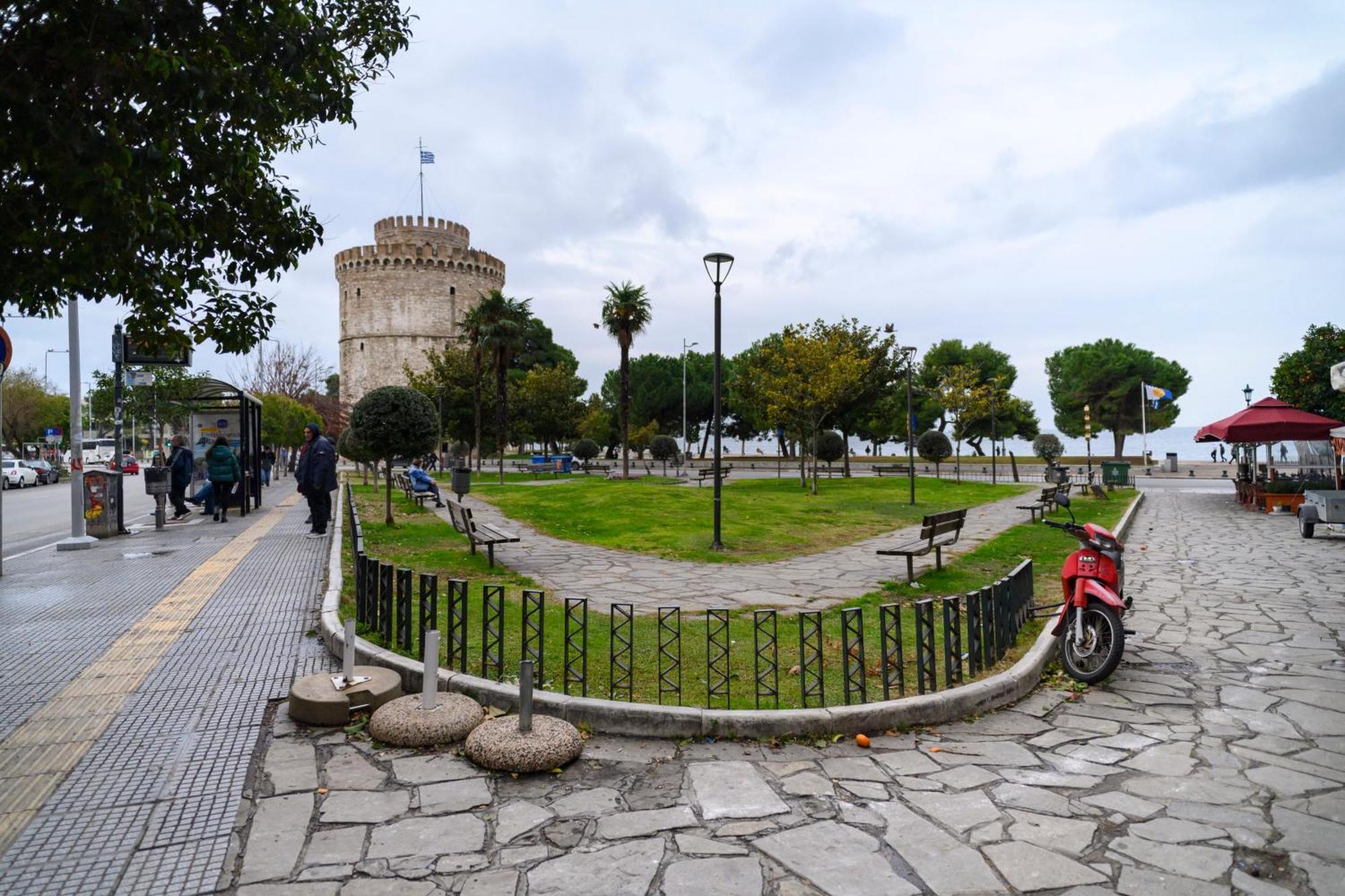 Apartment Cosy And Deluxe White Tower 1 Bedroom Flat