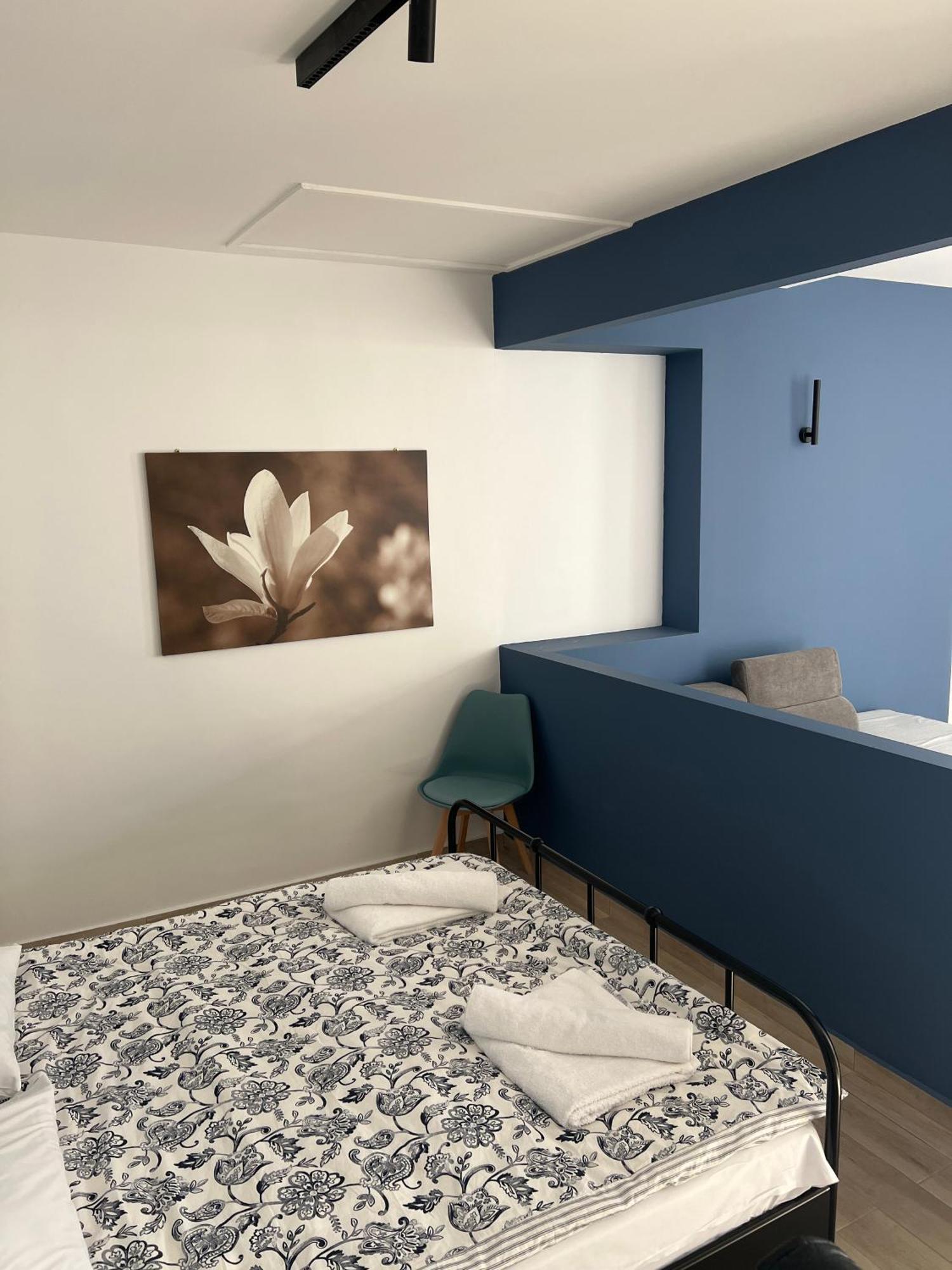 Apartment F *