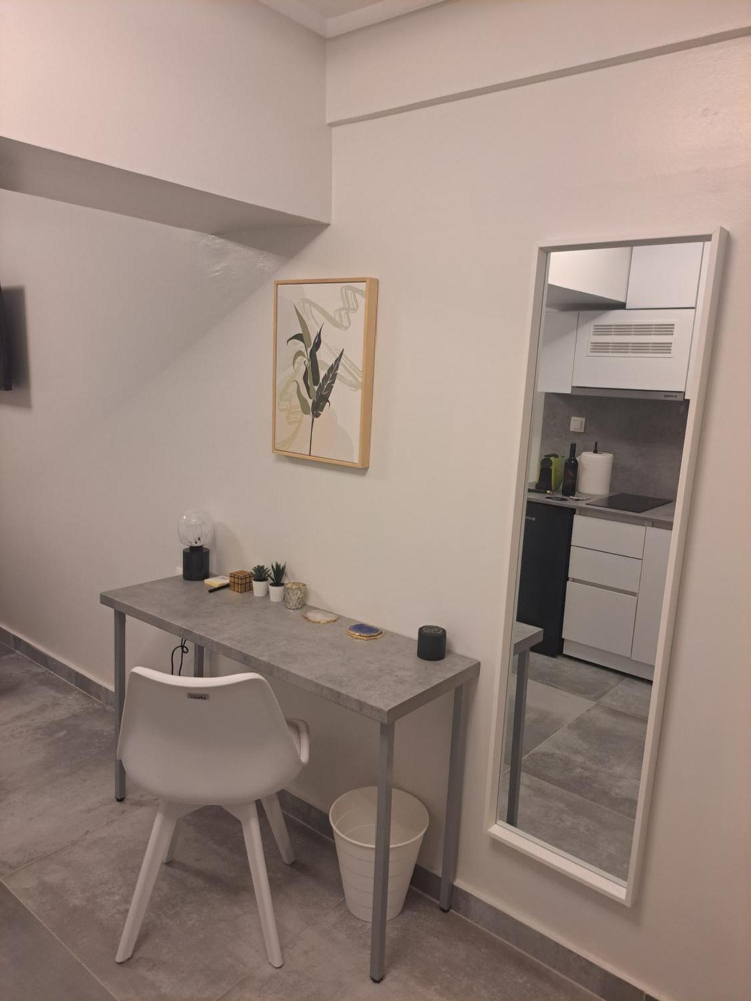 Centerstage1 Boutique - Hemisphere1 Stylish Apartment *