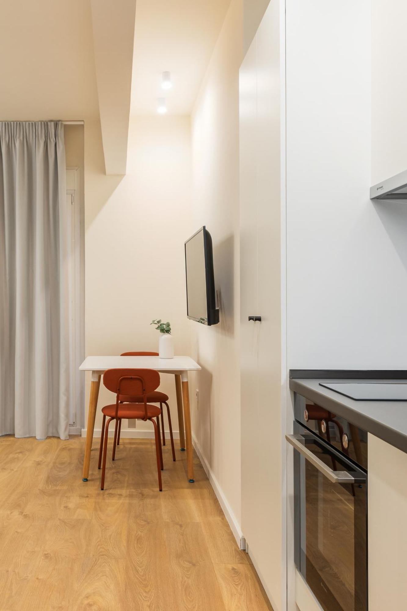 Boat House - Near Papafi Metro Station Apartment